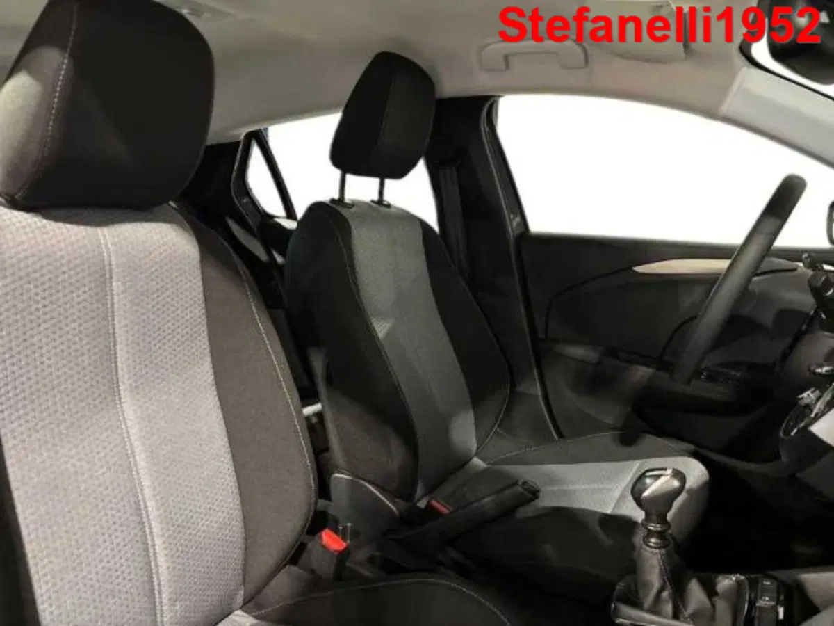 Opel Corsa nuova a Bologna (16)
