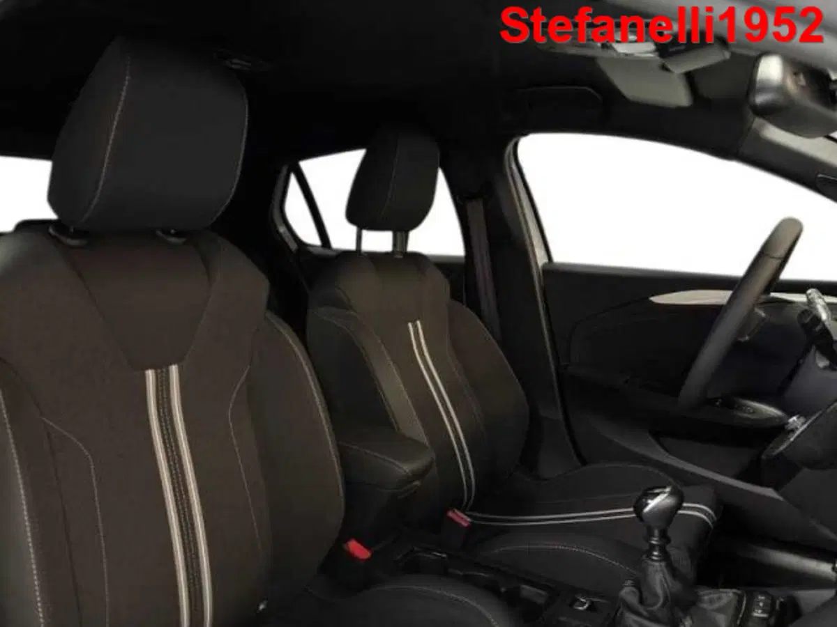 Opel Corsa nuova a Bologna (16)