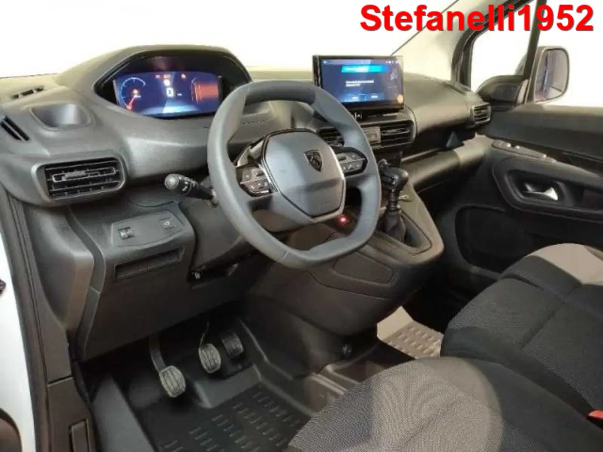Peugeot Partner Furgone nuova a Bologna (11)