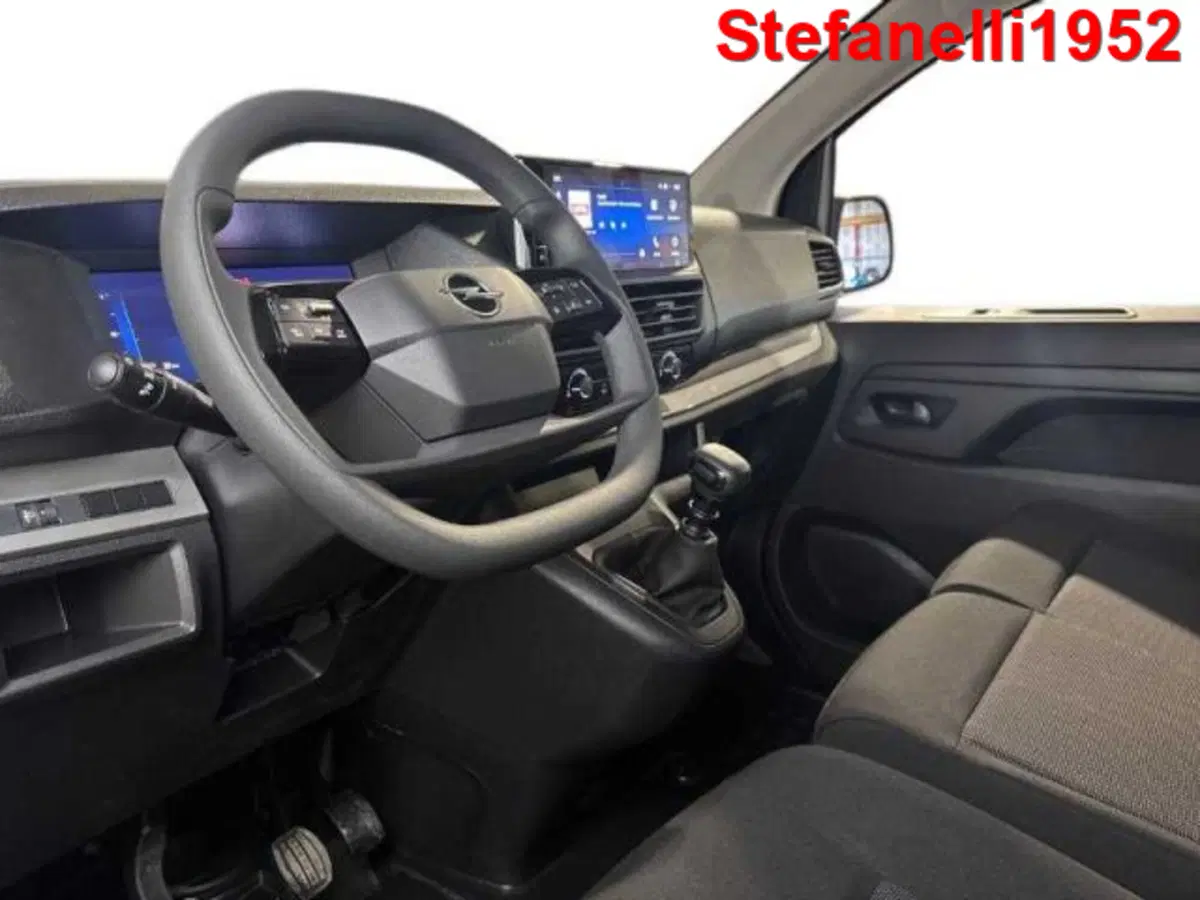 Opel Vivaro Furgone nuova a Bologna (11)