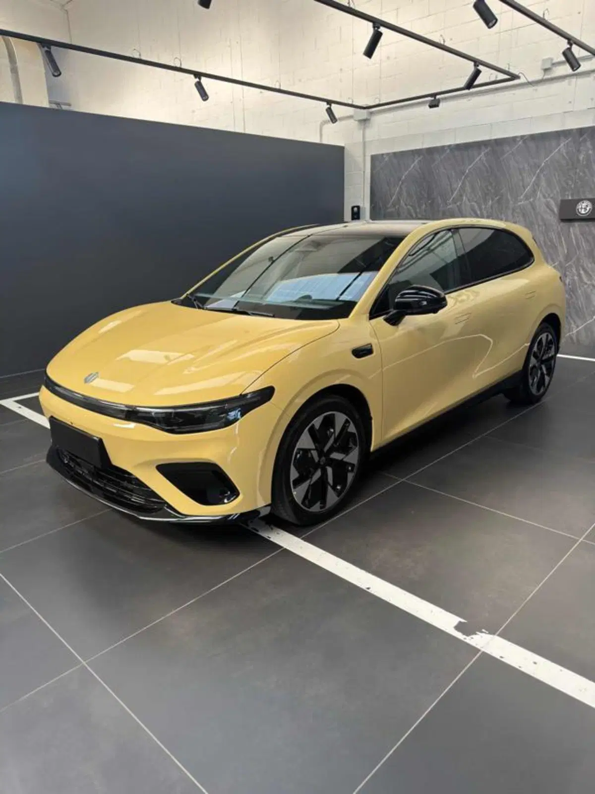 Leapmotor B05 nuova a Vercelli (3)