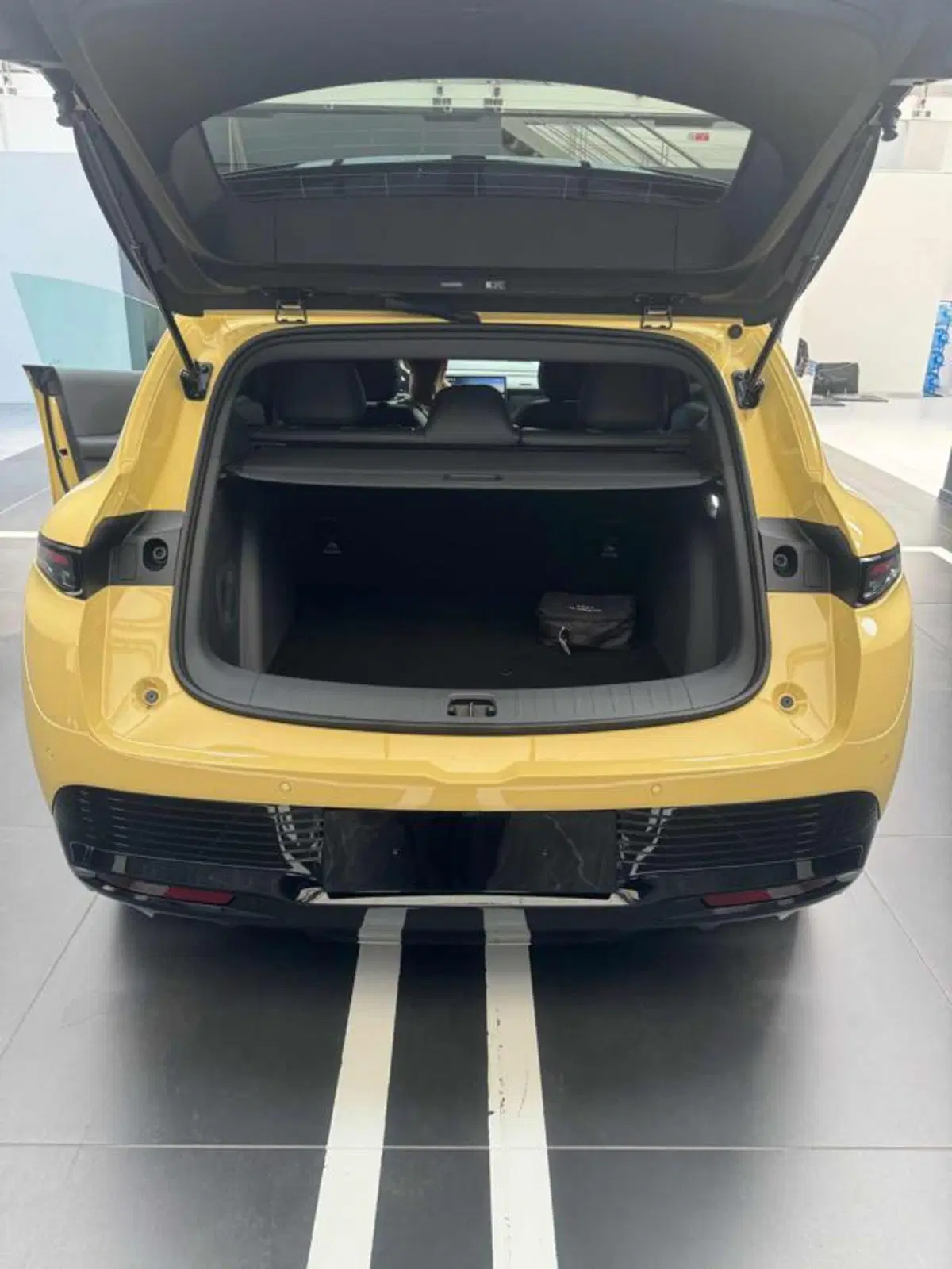 Leapmotor B05 nuova a Vercelli (7)