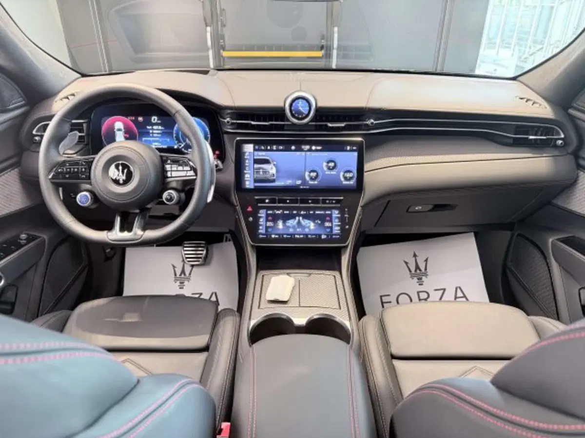 Maserati Grecale usata a Torino (7)