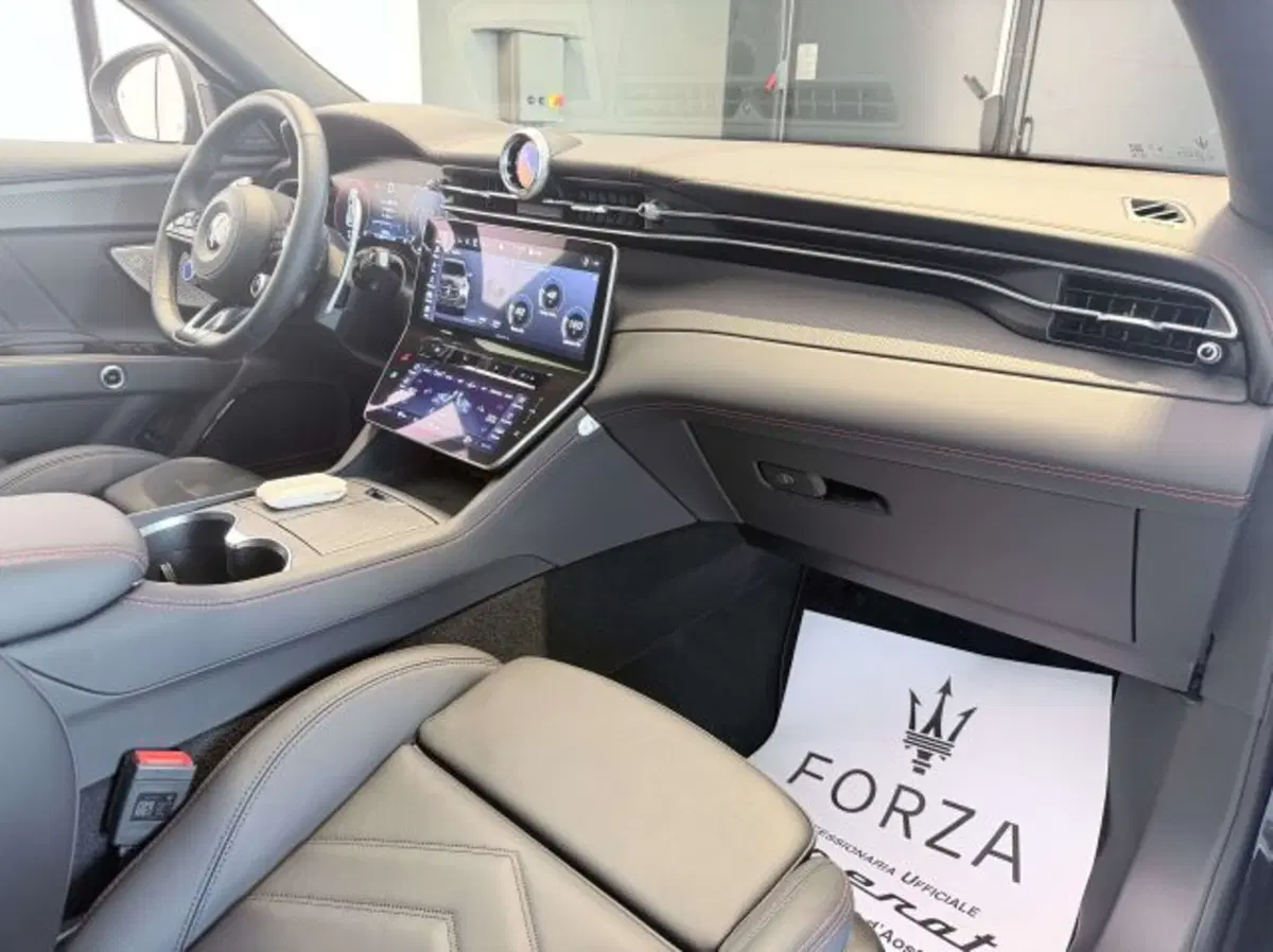 Maserati Grecale usata a Torino (9)