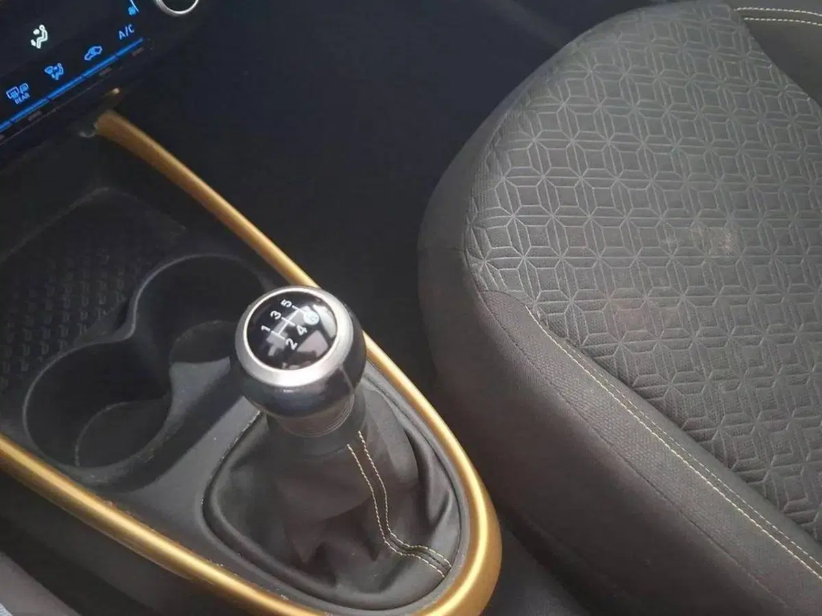 Toyota Aygo X usata a Torino (8)