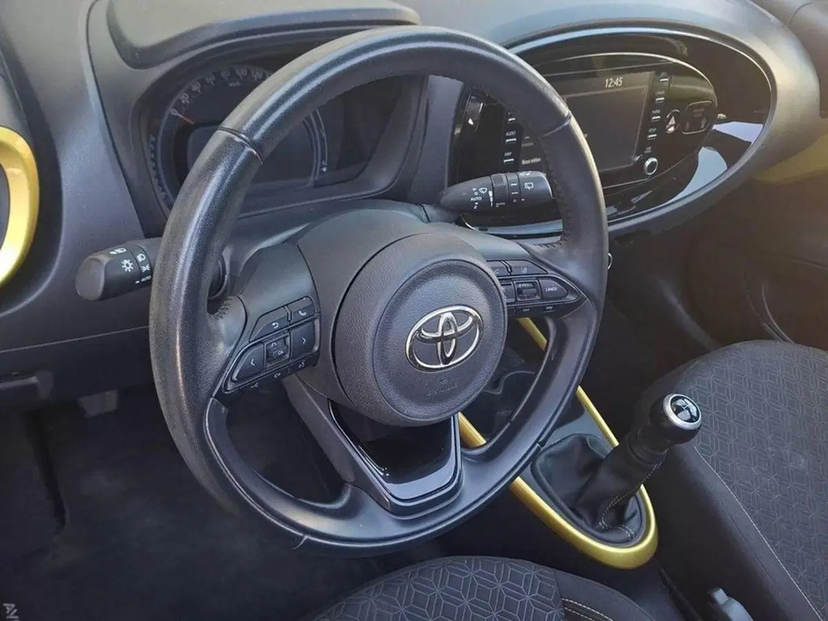 Toyota Aygo X usata a Torino (9)