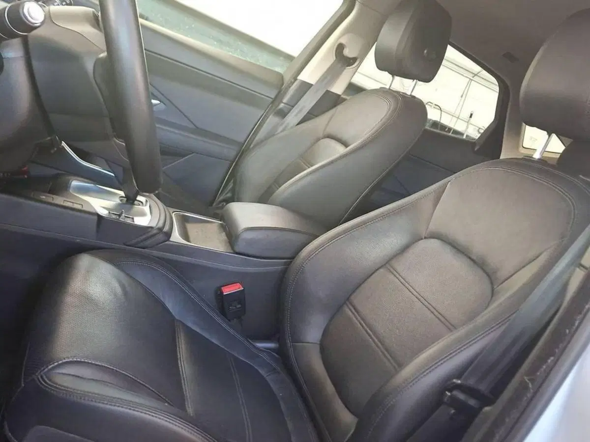 Jaguar E-Pace usata a Torino (11)
