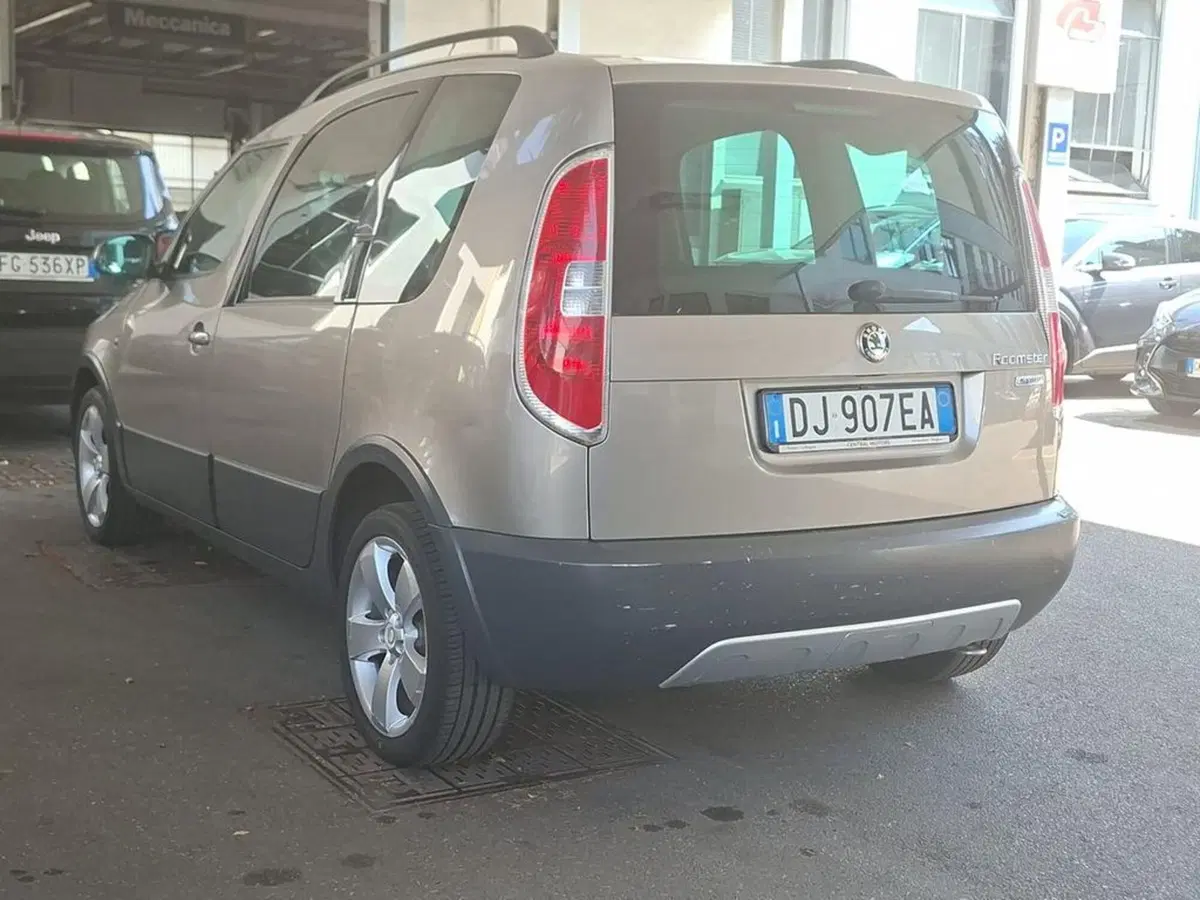Skoda Roomster usata a Torino (4)