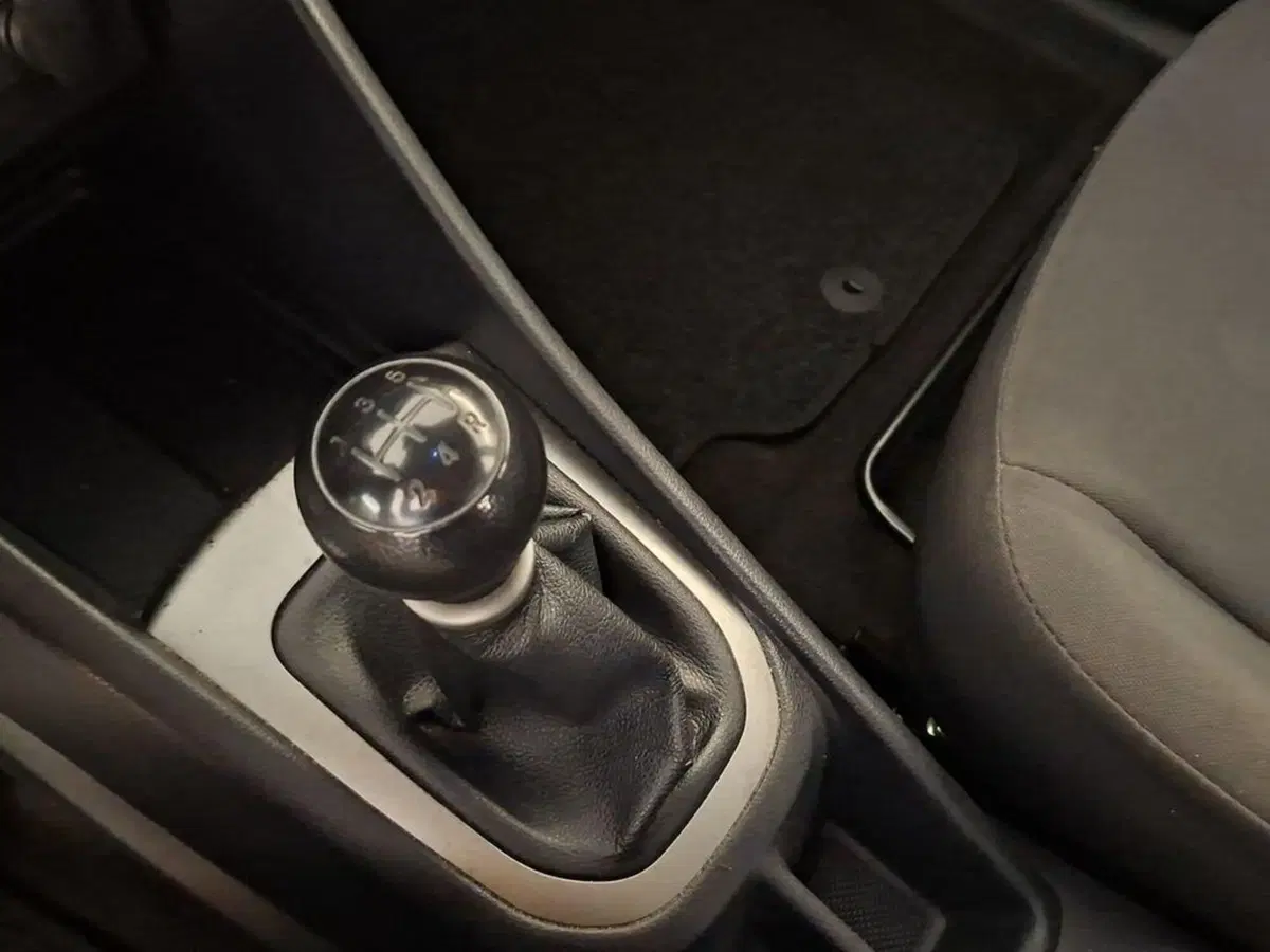 Kia Rio usata a Torino (12)
