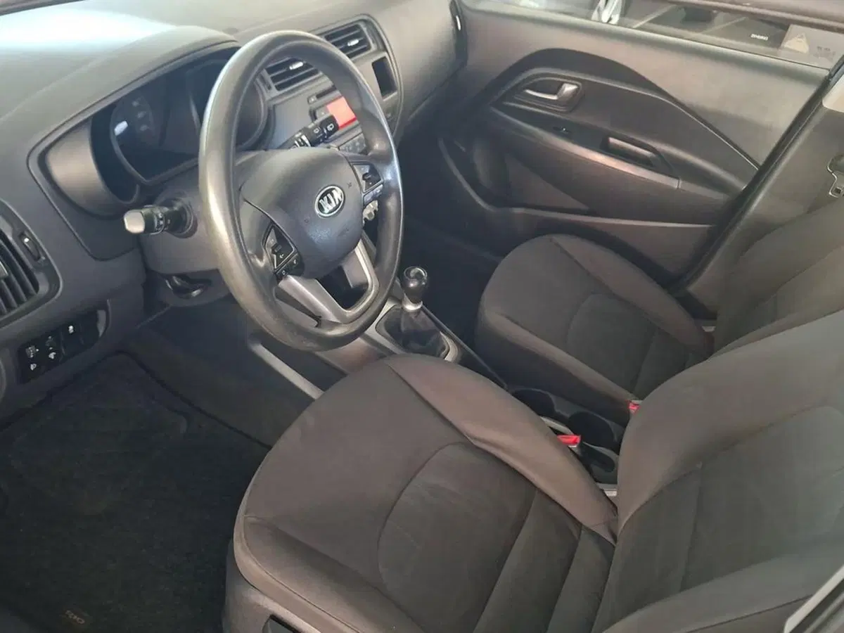 Kia Rio usata a Torino (6)