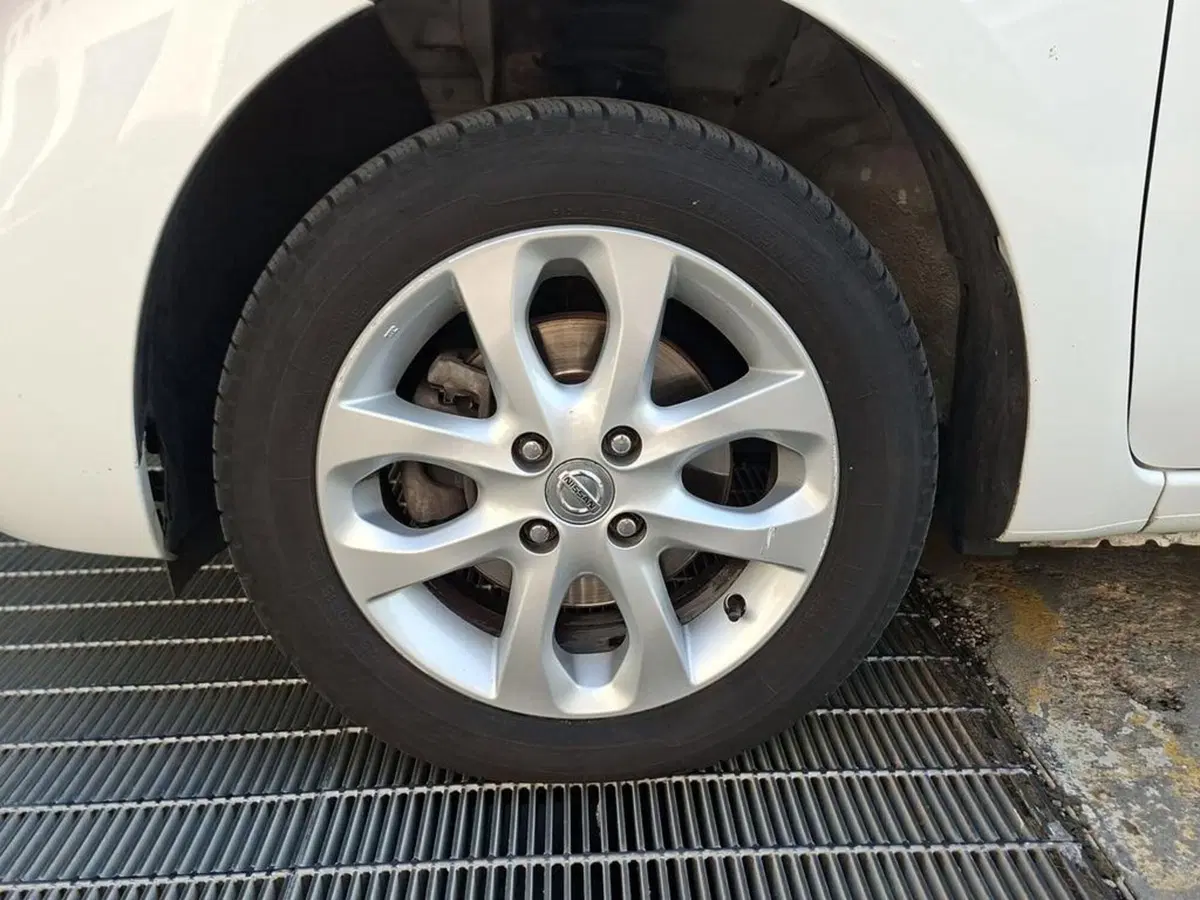 Nissan Micra usata a Torino (11)