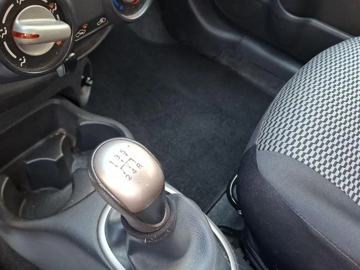 Nissan Micra usata a Torino (12)