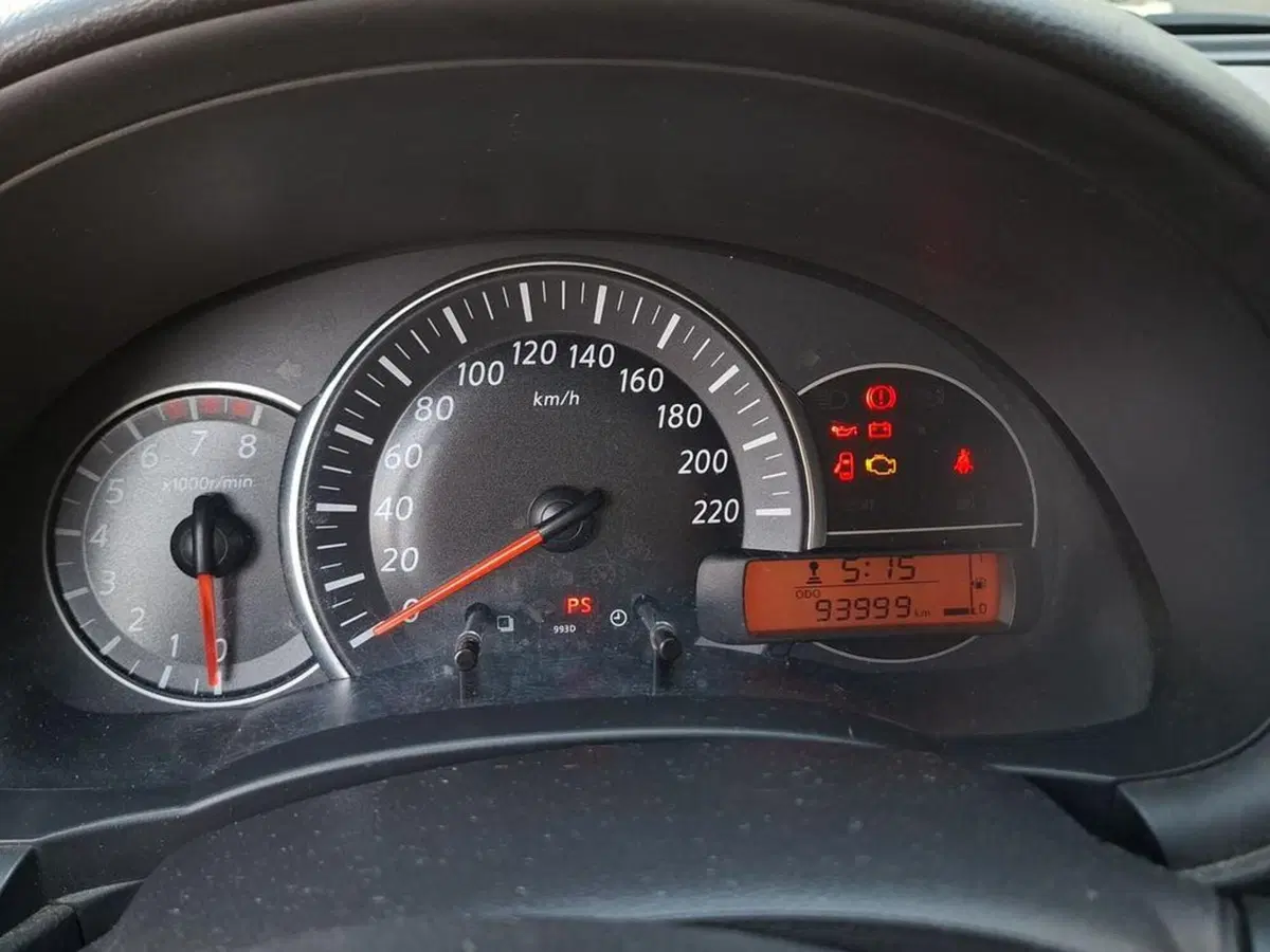 Nissan Micra usata a Torino (8)