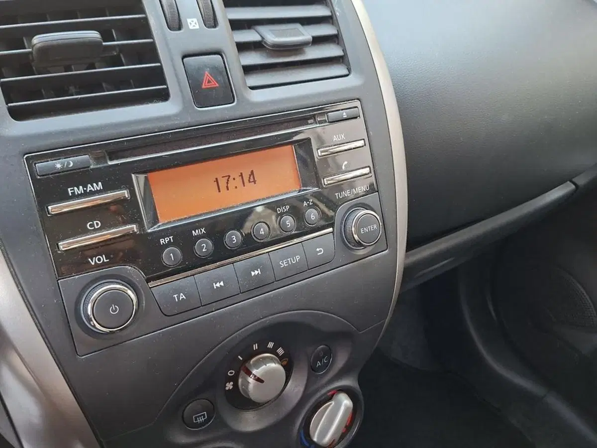 Nissan Micra usata a Torino (9)