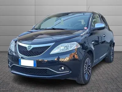 Lancia Ypsilon 1.2 69 CV 5 porte Platinum del 2019 usata a Torino