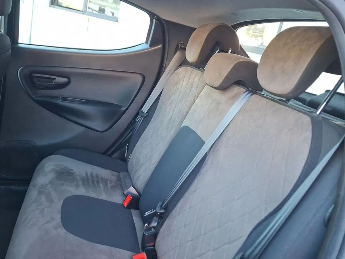 Lancia Ypsilon usata a Torino (10)
