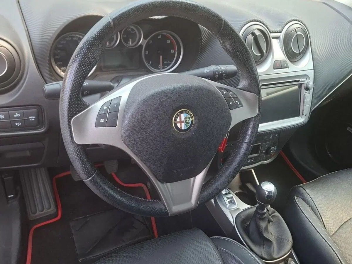 Alfa Romeo MiTo usata a Torino (7)