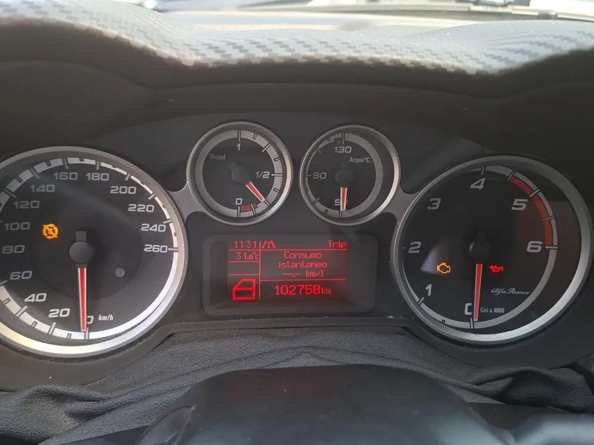 Alfa Romeo MiTo usata a Torino (8)