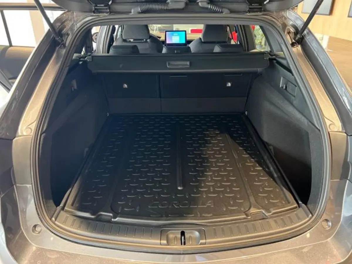 Toyota Corolla Touring Sports nuova a Vercelli (11)