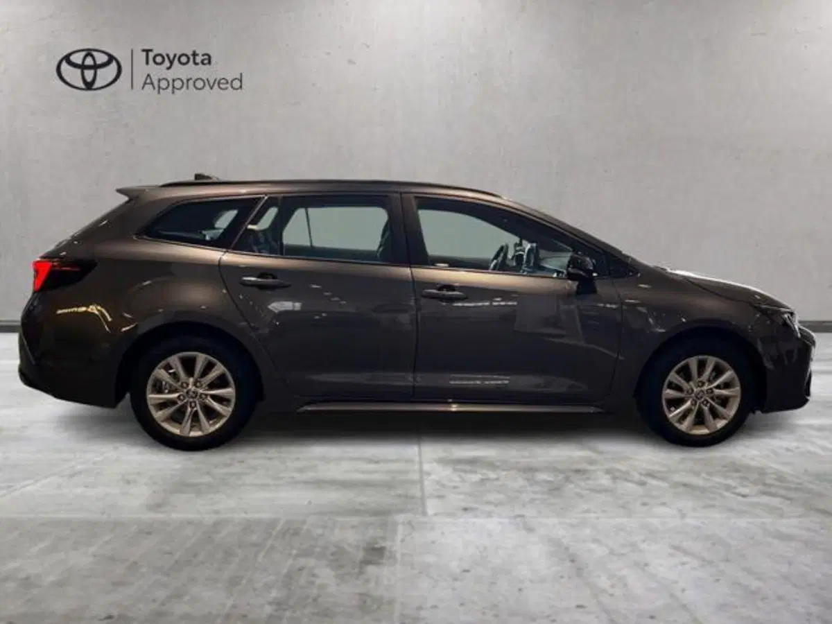 Toyota Corolla Touring Sports nuova a Vercelli (14)