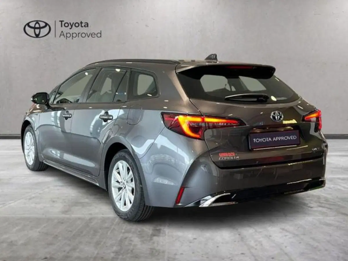Toyota Corolla Touring Sports nuova a Vercelli (16)