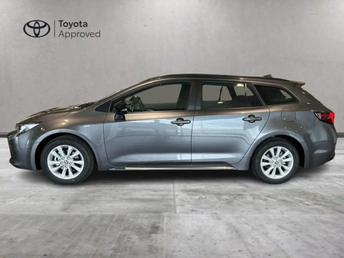 Toyota Corolla Touring Sports nuova a Vercelli (3)