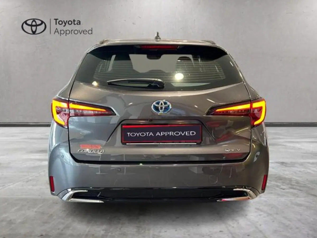 Toyota Corolla Touring Sports nuova a Vercelli (4)