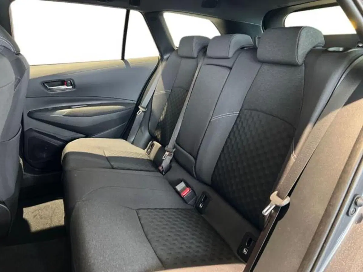 Toyota Corolla Touring Sports nuova a Vercelli (8)