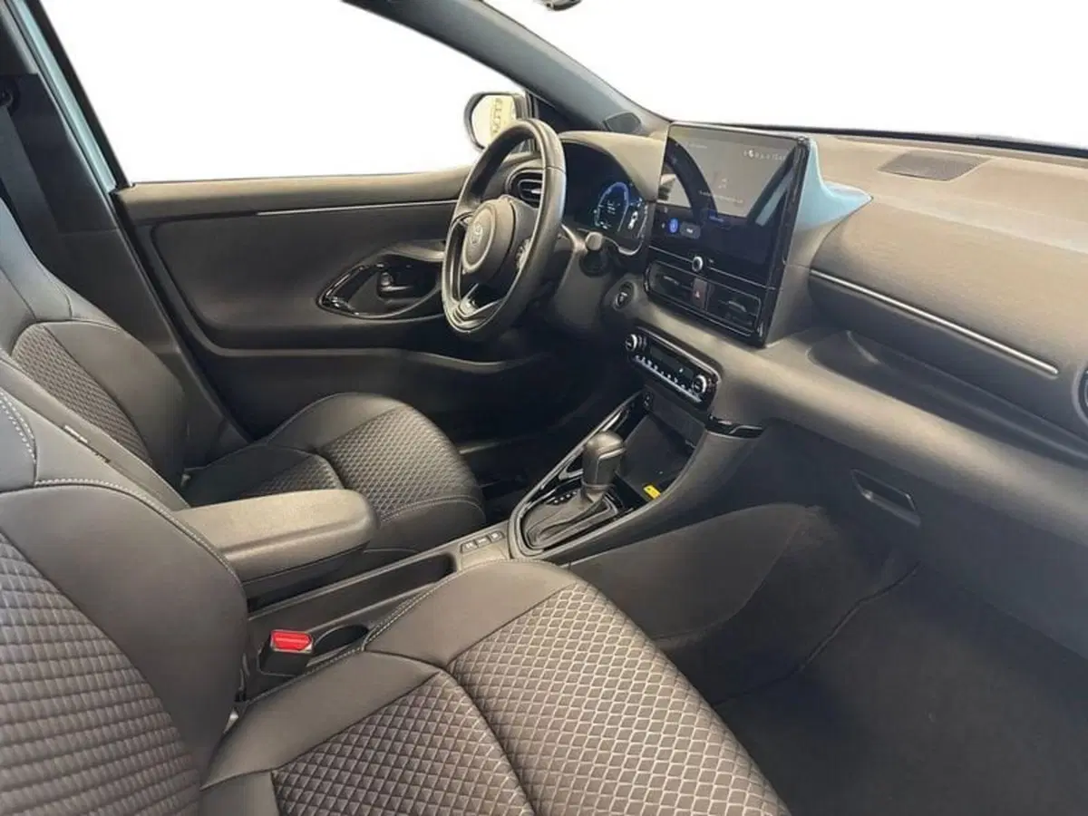 Toyota Yaris usata a Prato (15)