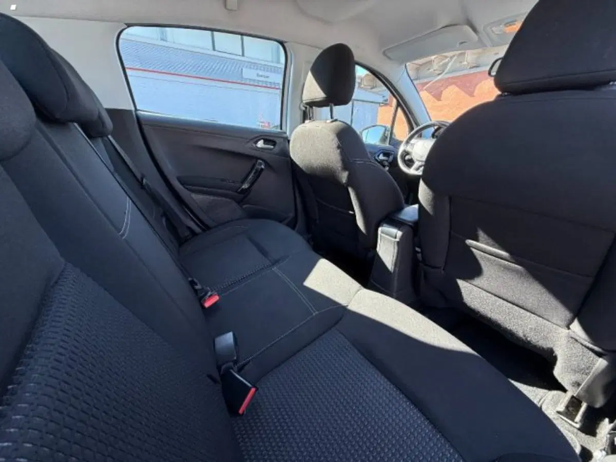 Peugeot 208 usata a Lucca (14)