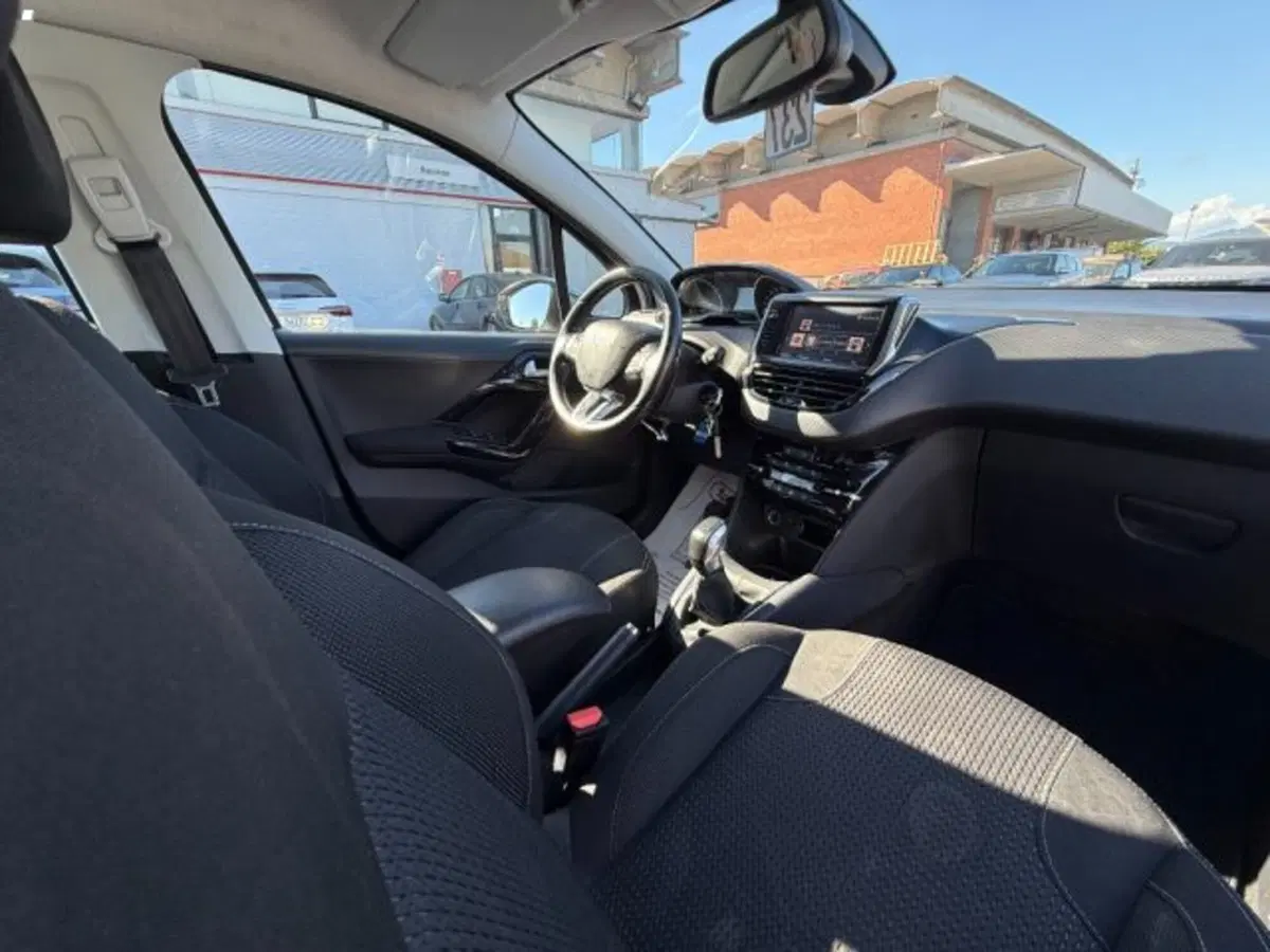 Peugeot 208 usata a Lucca (15)