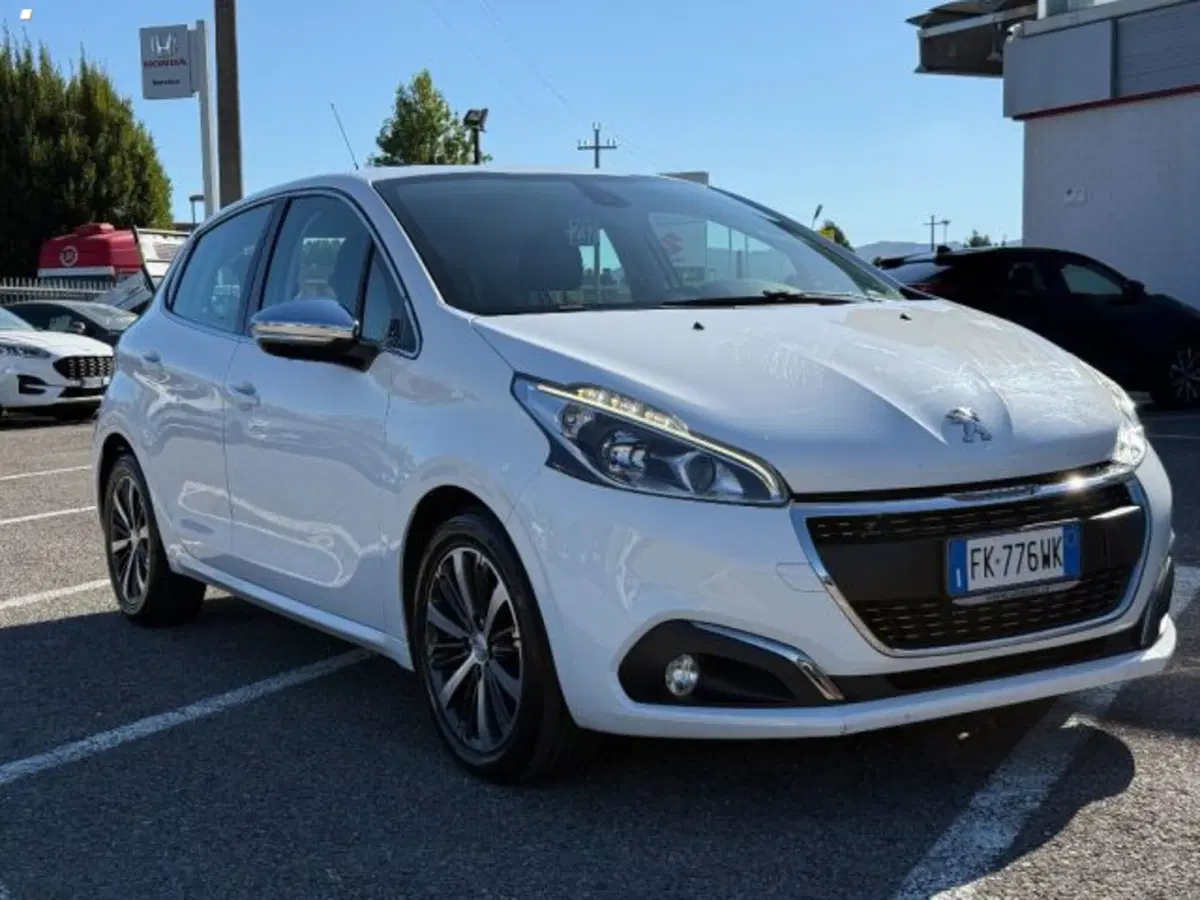 Peugeot 208 usata a Lucca (3)
