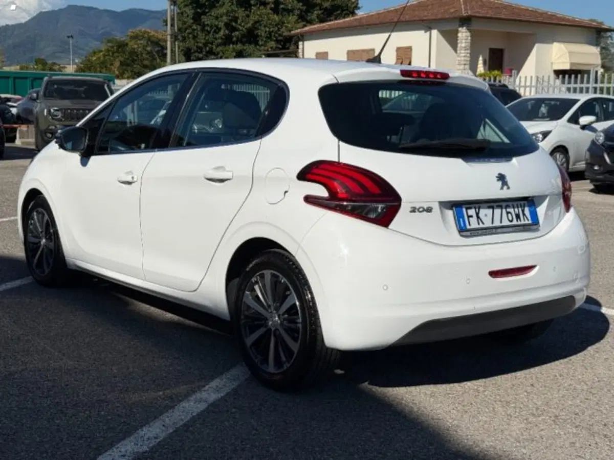 Peugeot 208 usata a Lucca (6)