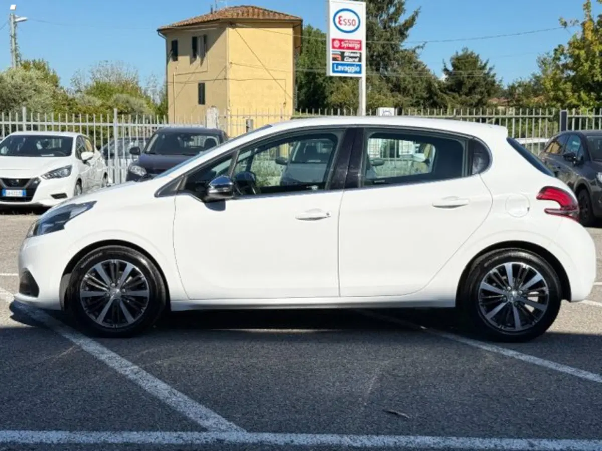 Peugeot 208 usata a Lucca (7)