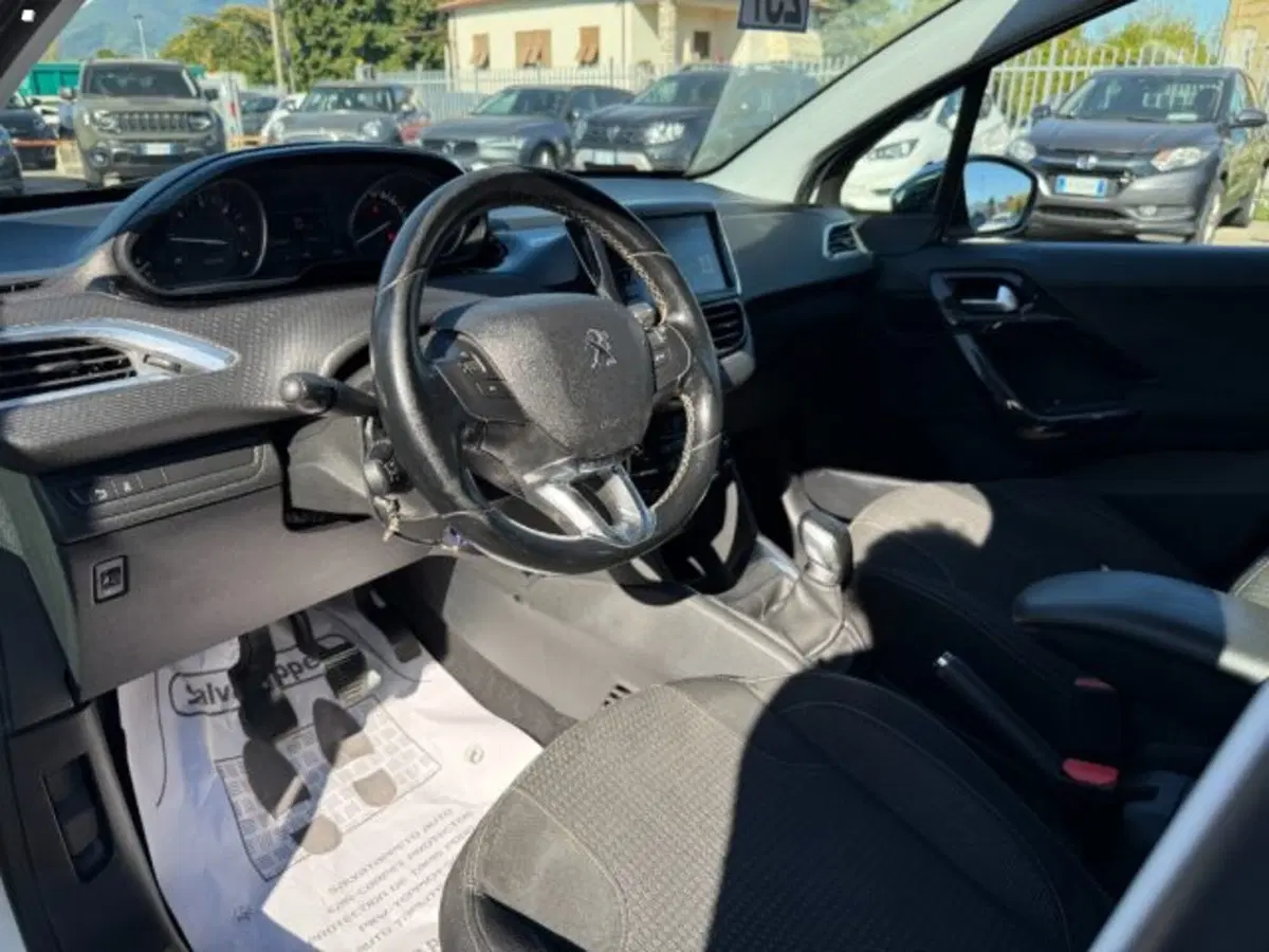 Peugeot 208 usata a Lucca (9)