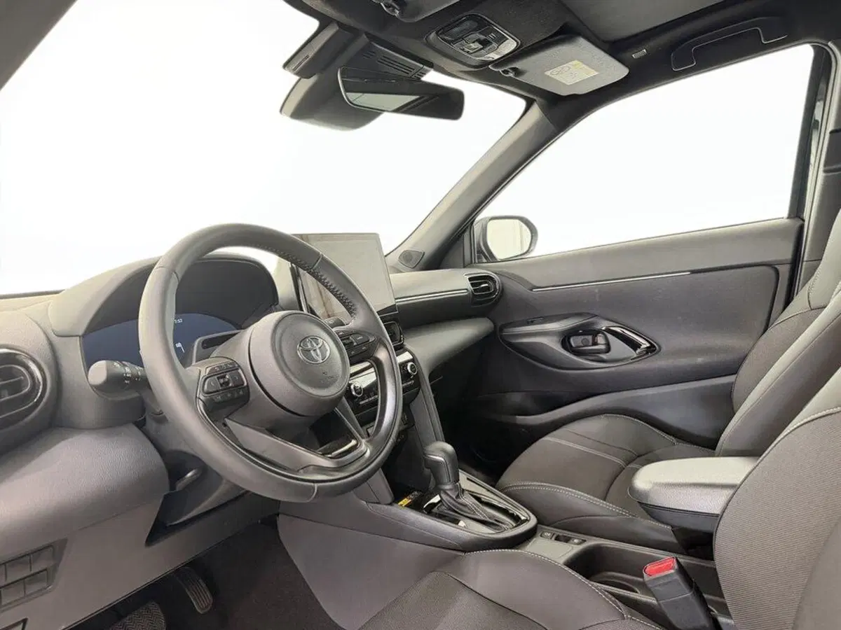 Toyota Yaris Cross nuova a Monza e Brianza (9)