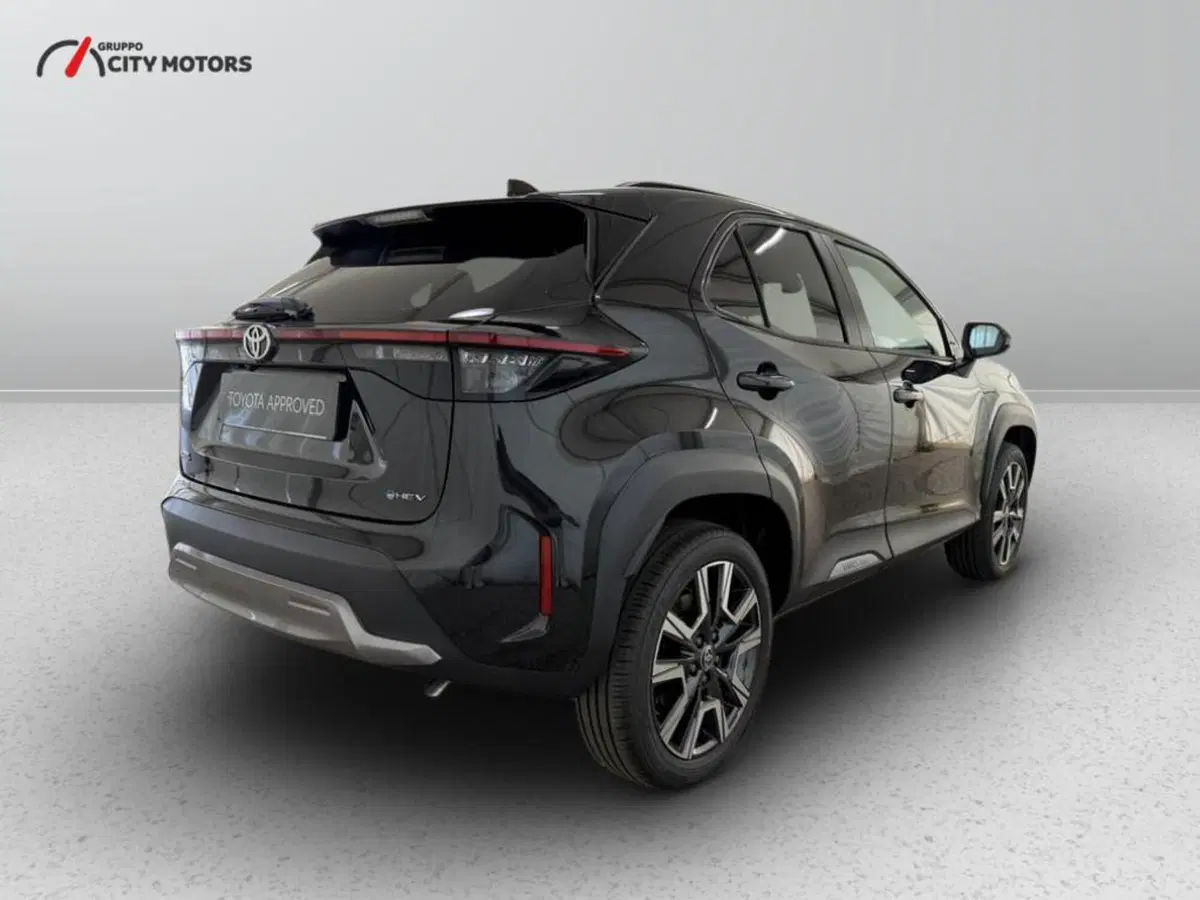 Toyota Yaris Cross nuova a Monza e Brianza (6)