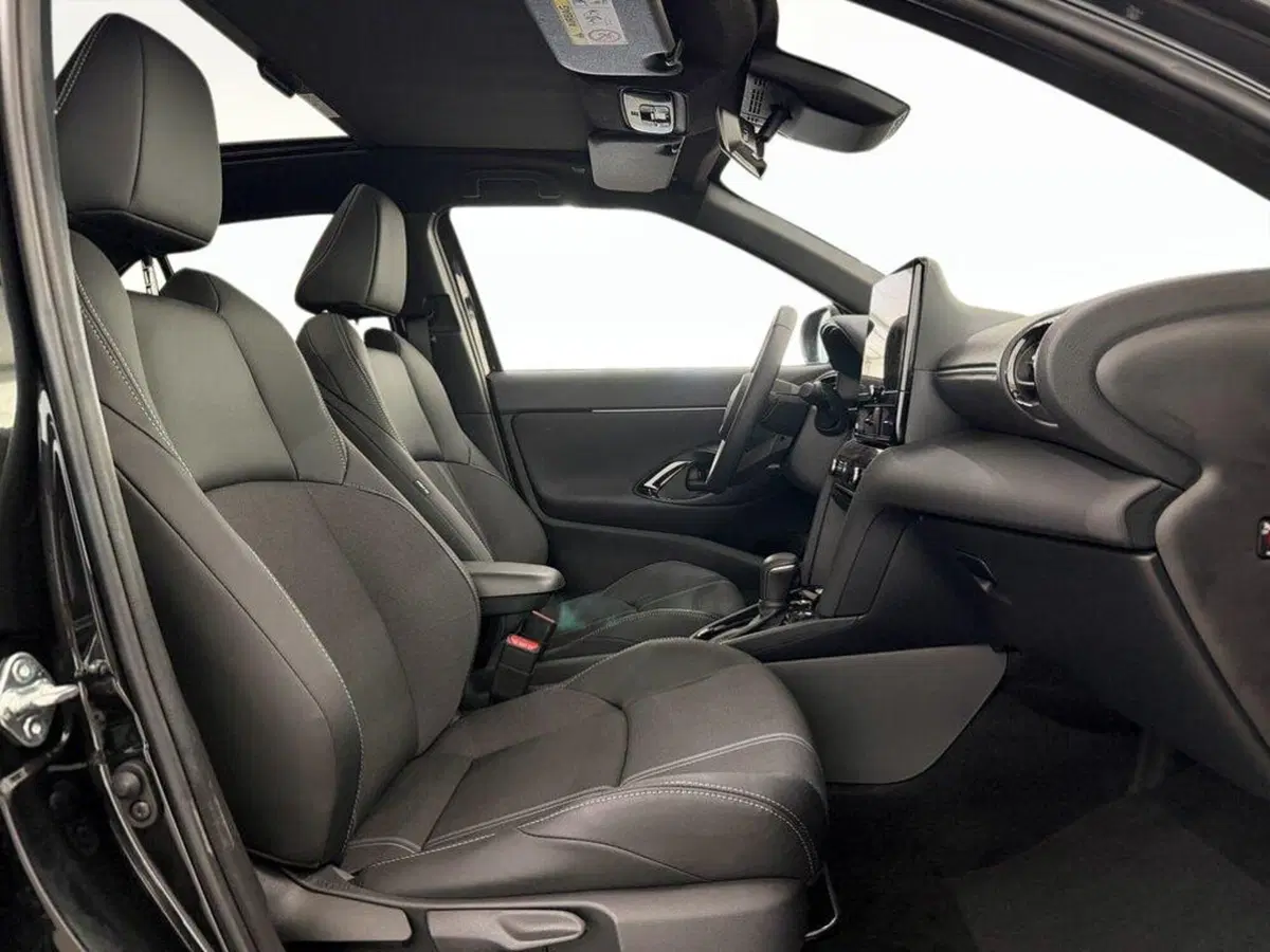 Toyota Yaris Cross nuova a Monza e Brianza (8)