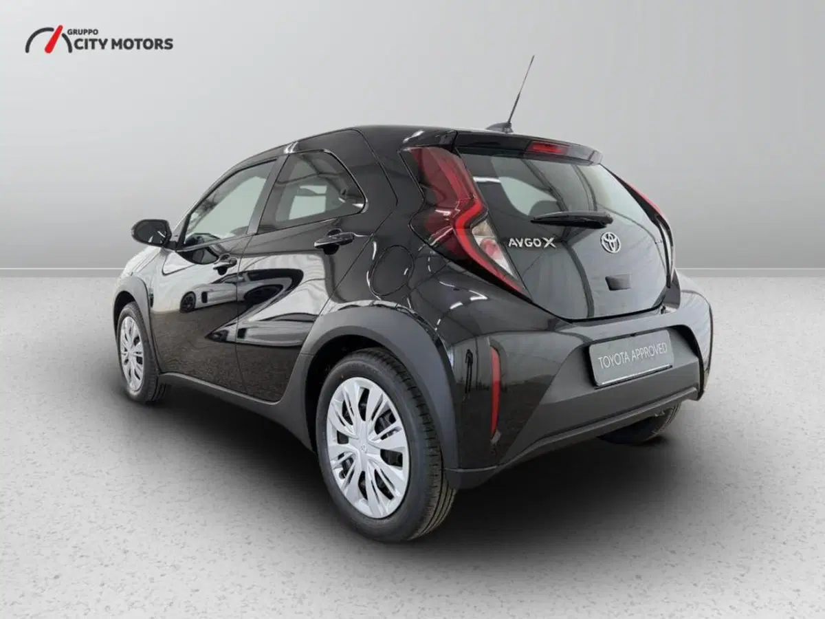 Toyota Aygo X nuova a Monza e Brianza (4)