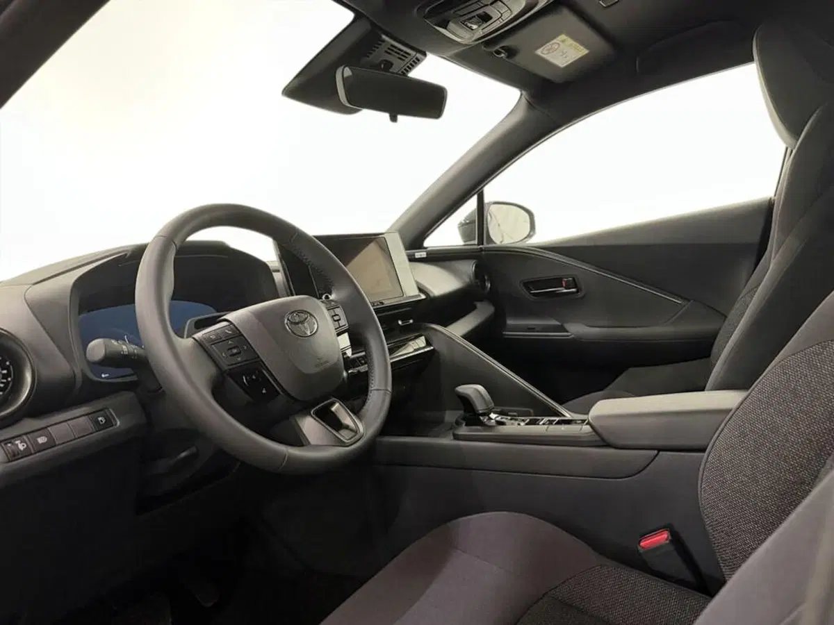Toyota Toyota C-HR nuova a Monza e Brianza (9)