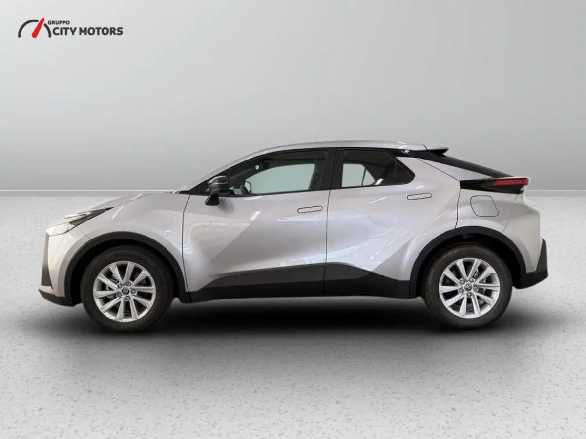 Toyota Toyota C-HR nuova a Monza e Brianza (3)