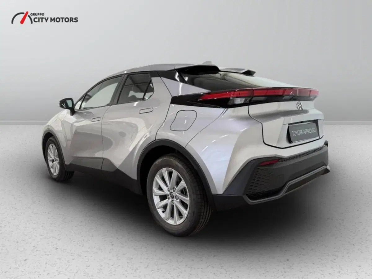 Toyota Toyota C-HR nuova a Monza e Brianza (4)