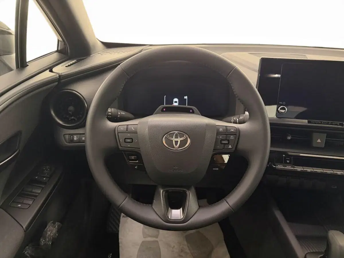 Toyota Toyota C-HR nuova a Monza e Brianza (7)
