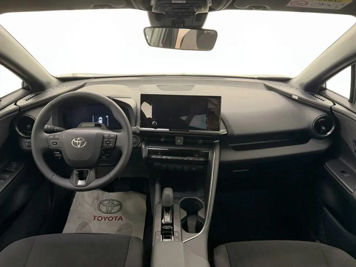 Toyota Toyota C-HR nuova a Monza e Brianza (8)