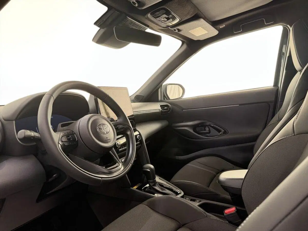 Toyota Yaris Cross nuova a Monza e Brianza (10)