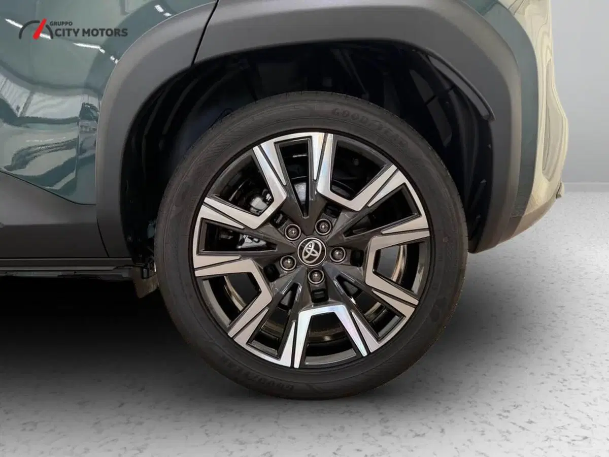 Toyota Yaris Cross nuova a Monza e Brianza (13)