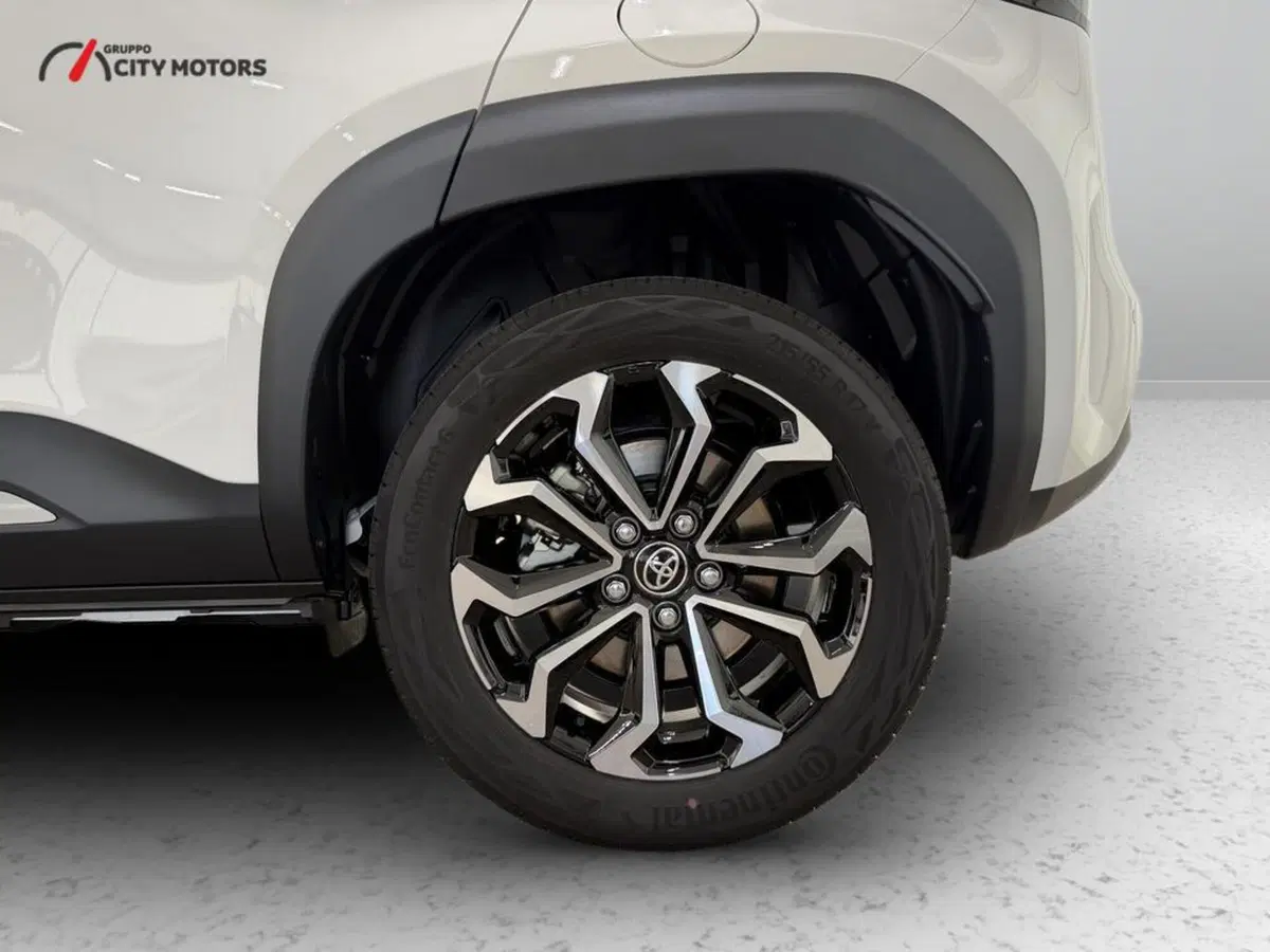 Toyota Yaris Cross nuova a Monza e Brianza (11)