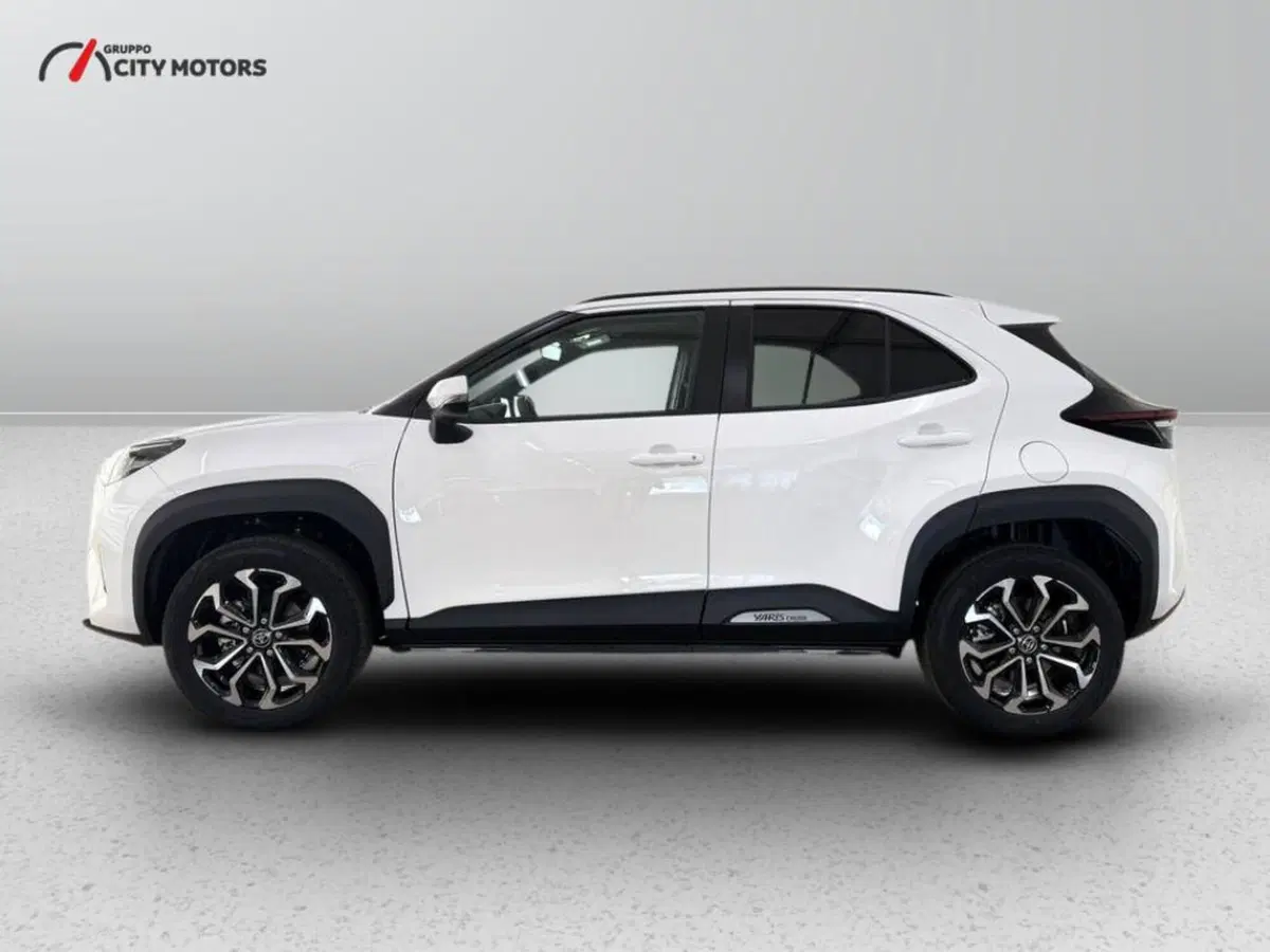 Toyota Yaris Cross nuova a Monza e Brianza (3)