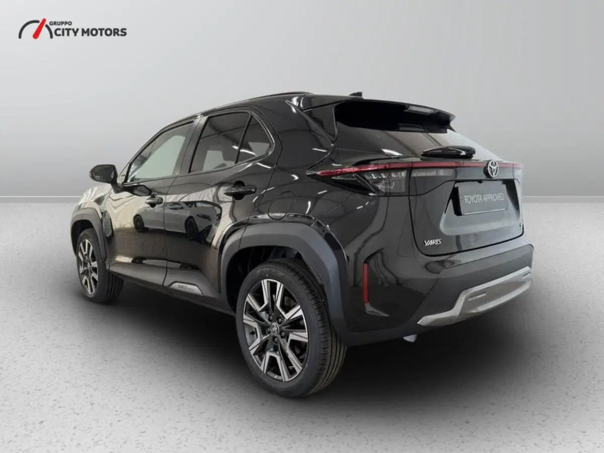 Toyota Yaris Cross nuova a Monza e Brianza (4)