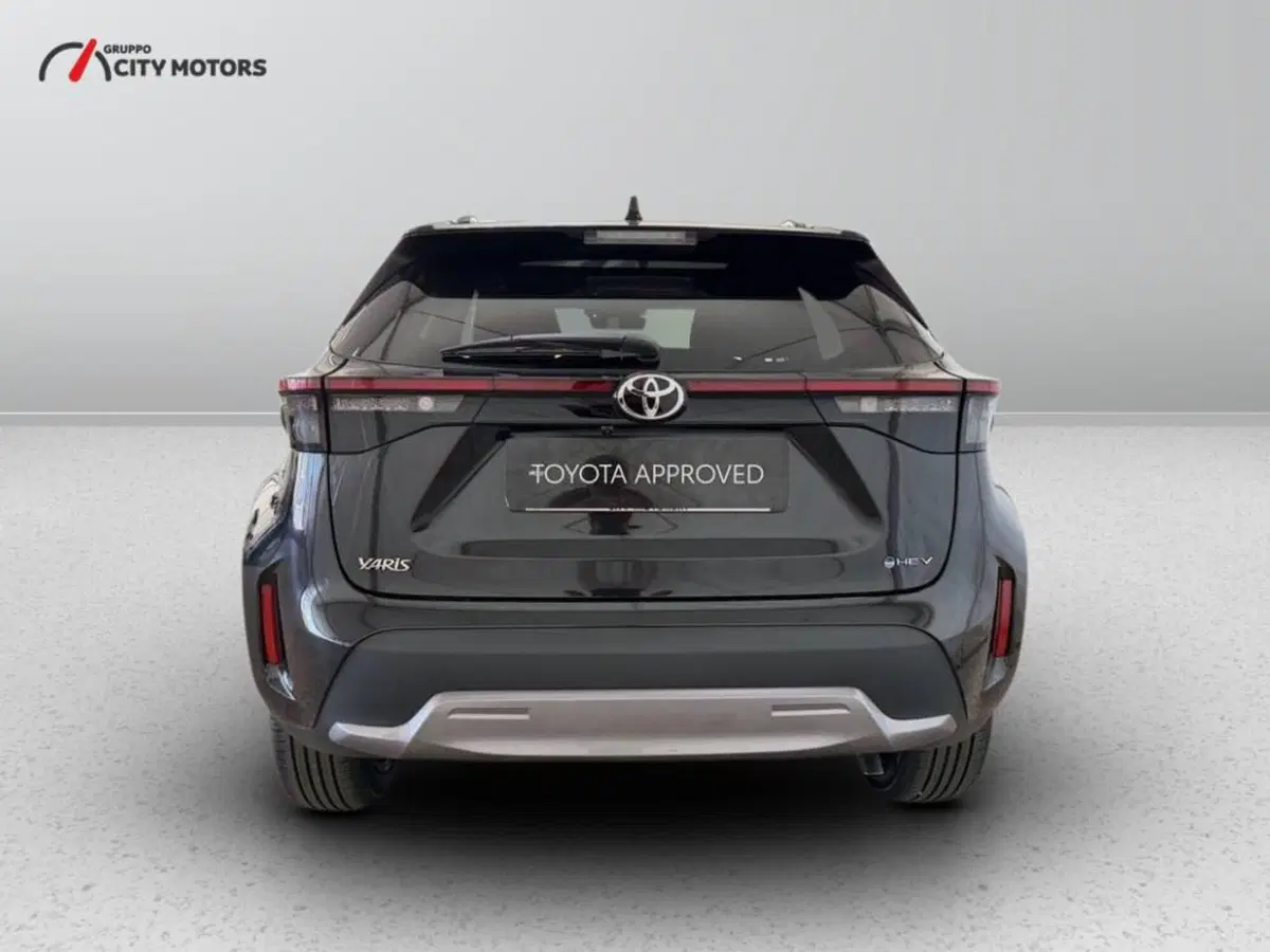 Toyota Yaris Cross nuova a Monza e Brianza (5)